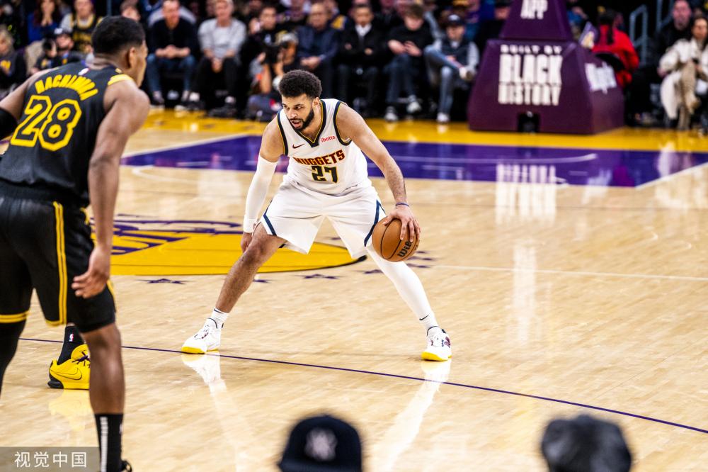 前锋快速突 前锋快速突